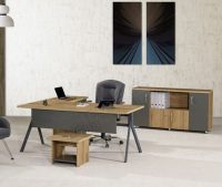 Siyah renkli modern ofis personel masası.